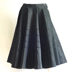 Venida Original 1950's Full Circle Tafetta Skirt With Ribbon Appliques - USA